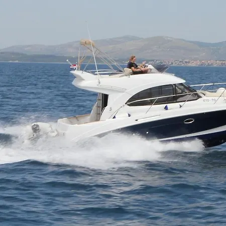 Beneteau Antares 30 Fly- Rima 보트호텔 *